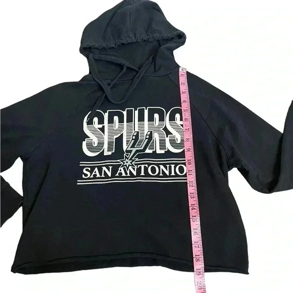 NBA San Antonio Spurs Basketball Black Cropped Hoodie Juniors size Large - Picture 10 of 12
